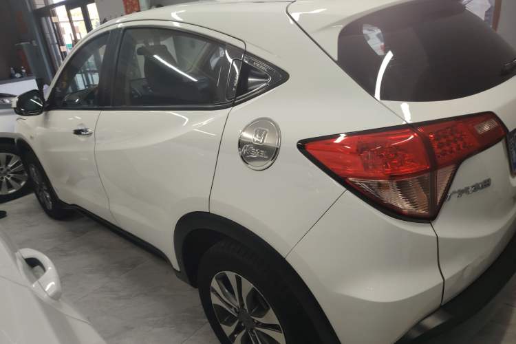 Used Honda Vezel 2015 1.5L manual two-wheel drive Comfort trim level Exterior 5
