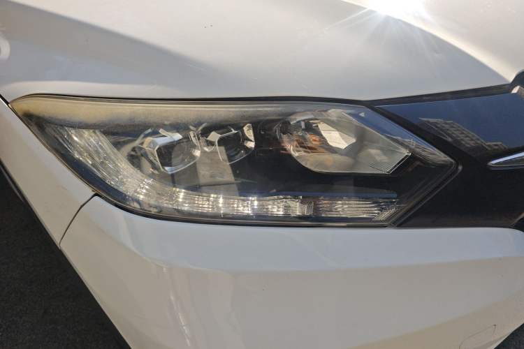 Used Honda Vezel 2015 1.8L CVT 2WD Luxury Model Exterior 6
