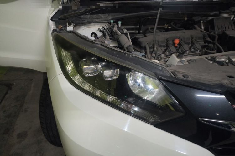 Used Honda Vezel 2015 1.8L CVT 2WD Luxury Model Exterior 6