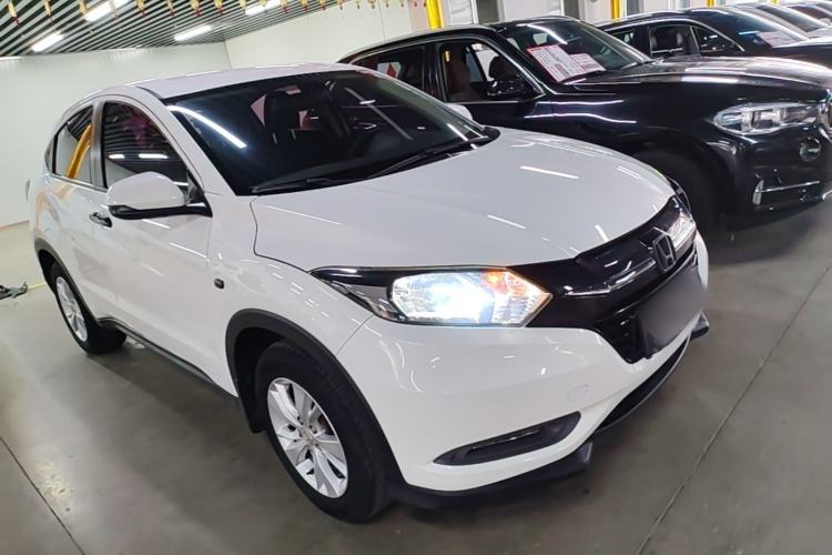 Used Honda Vezel 2015 1.5L CVT two-wheel drive Comfort trim Front Right 45 Deg