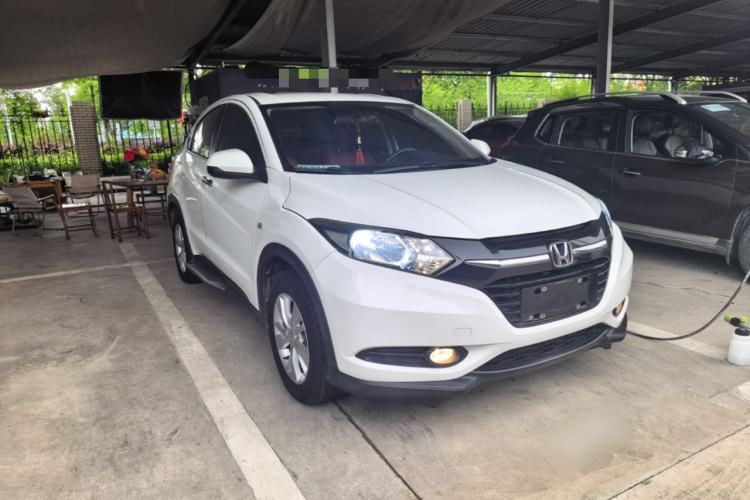 Used Honda Vezel 2015 1.5L CVT two-wheel drive Comfort trim Front Right 45 Deg