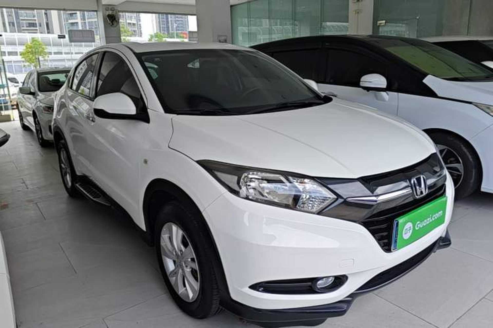 Used Honda Vezel 2015 1.5L CVT two-wheel drive Comfort trim Front Right 45 Deg