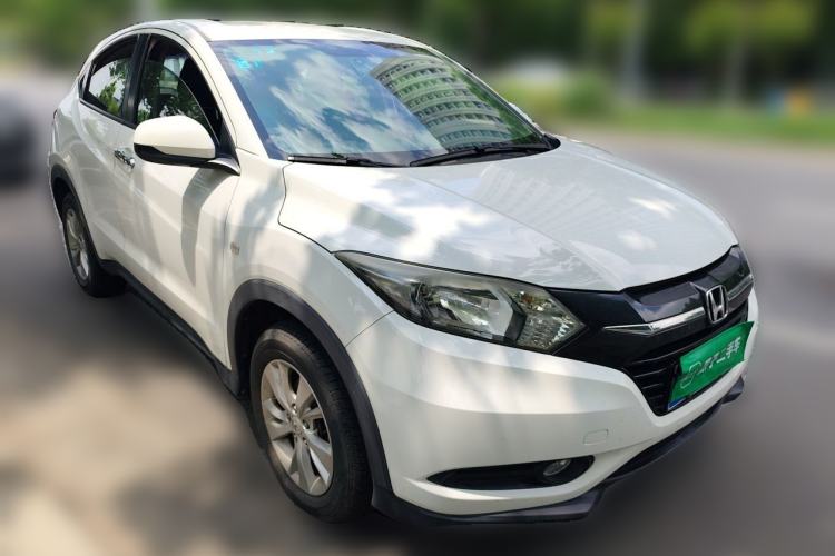 Used Honda Vezel 2015 1.5L CVT two-wheel drive Comfort trim Front Right 45 Deg
