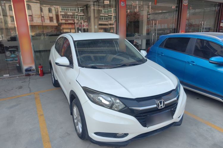 Used Honda Vezel 2015 1.5L CVT two-wheel drive Comfort trim Front Right 45 Deg