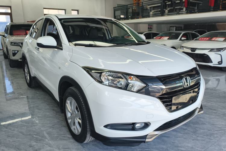 Used Honda Vezel 2015 1.8L Manual Two-Wheel Drive Elite Version Front Right 45 Deg