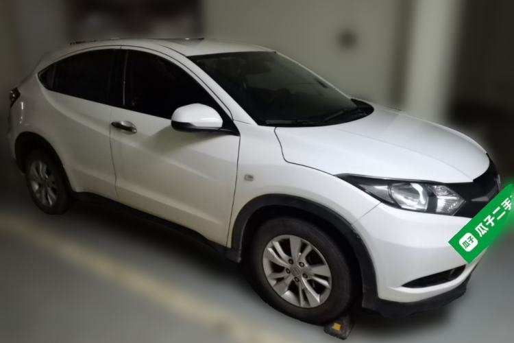 Used Honda Vezel 2015 1.5L CVT two-wheel drive Comfort trim Front Right 45 Deg