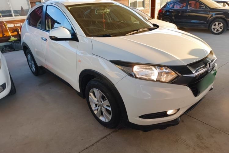 Used Honda Vezel 2015 1.5L CVT two-wheel drive Comfort trim Front Right 45 Deg