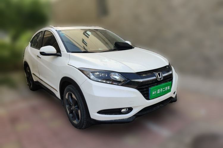 Used Honda Vezel 2015 1.8L CVT 2WD Luxury Model Front Right 45 Deg