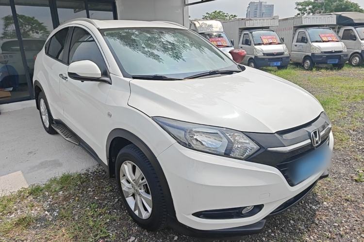 Used Honda Vezel 2015 1.5L CVT two-wheel drive Comfort trim Front Right 45 Deg