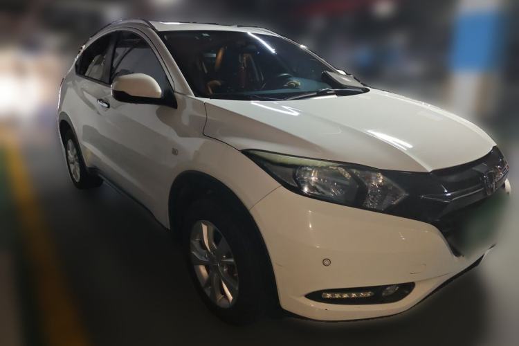 Used Honda Vezel 2015 1.8L CVT 2WD Elite Model Front Right 45 Deg