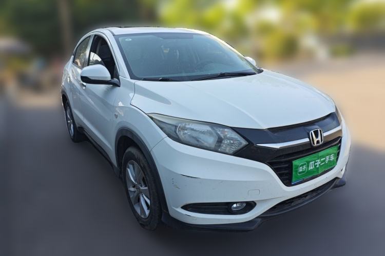 Used Honda Vezel 2015 1.5L CVT two-wheel drive Comfort trim Front Right 45 Deg