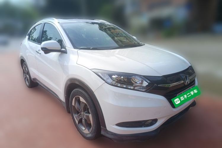Used Honda Vezel 2015 1.8L CVT 2WD Luxury Model Front Right 45 Deg