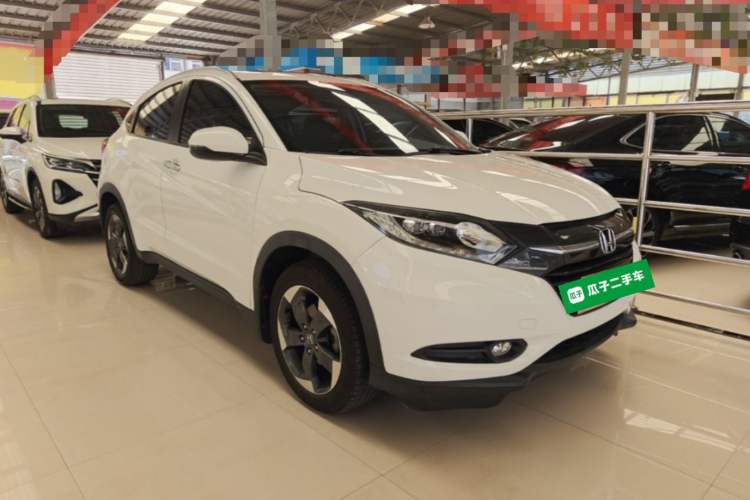 Used Honda Vezel 2015 1.8L CVT 2WD Luxury Model Front Right 45 Deg