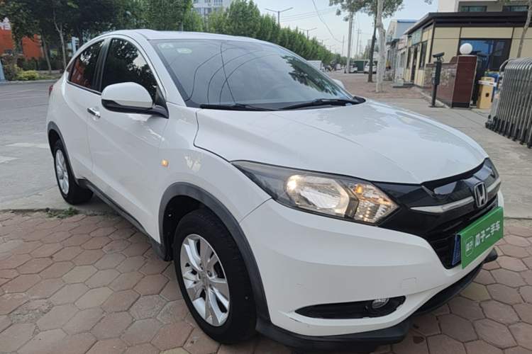 Used Honda Vezel 2015 1.5L CVT two-wheel drive Comfort trim Front Right 45 Deg