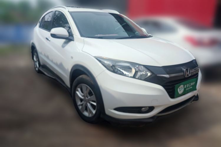 Used Honda Vezel 2015 1.5L manual two-wheel drive Comfort trim level Front Right 45 Deg