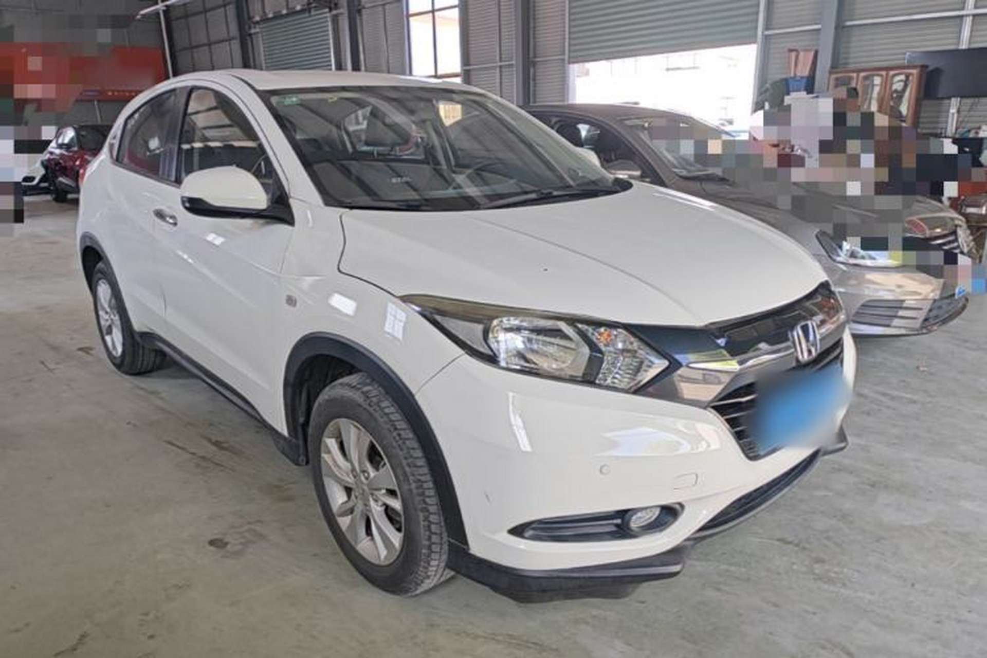 Used Honda Vezel 2015 1.5L CVT two-wheel drive Comfort trim Front Right 45 Deg