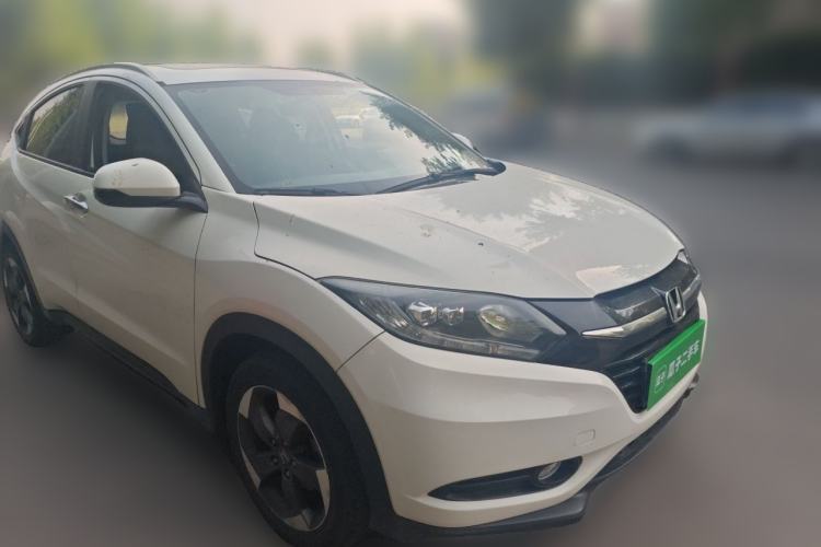 Used Honda Vezel 2015 1.8L CVT 2WD Luxury Model Front Right 45 Deg