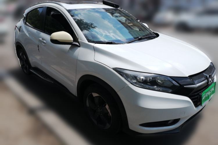 Used Honda Vezel 2015 1.8L CVT 2WD Luxury Model Front Right 45 Deg