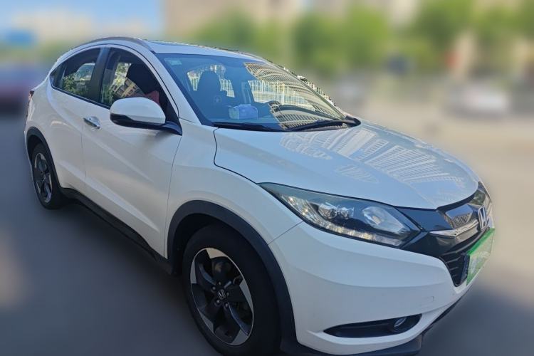 Used Honda Vezel 2015 1.8L CVT 2WD Luxury Model Front Right 45 Deg