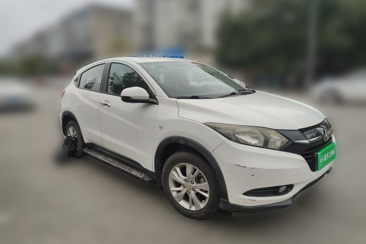 Used Honda Vezel 2015 1.5L manual two-wheel drive Comfort trim level Front Right 45 Deg