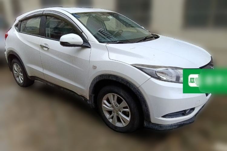 Used Honda Vezel 2015 1.5L CVT two-wheel drive Comfort trim Front Right 45 Deg