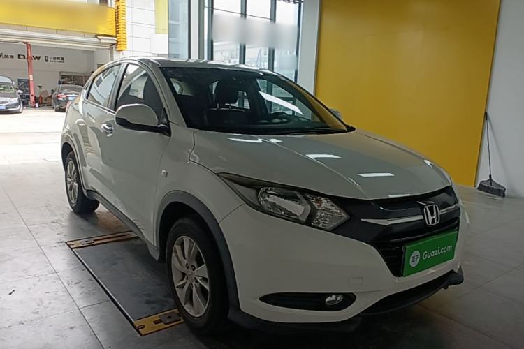 Used Honda Vezel 2015 1.5L CVT two-wheel drive Comfort trim Front Right 45 Deg
