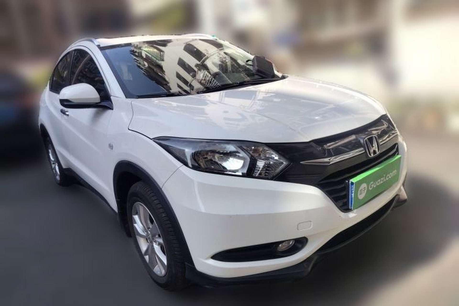 Used Honda Vezel 2015 1.5L manual two-wheel drive Comfort trim level Front Right 45 Deg