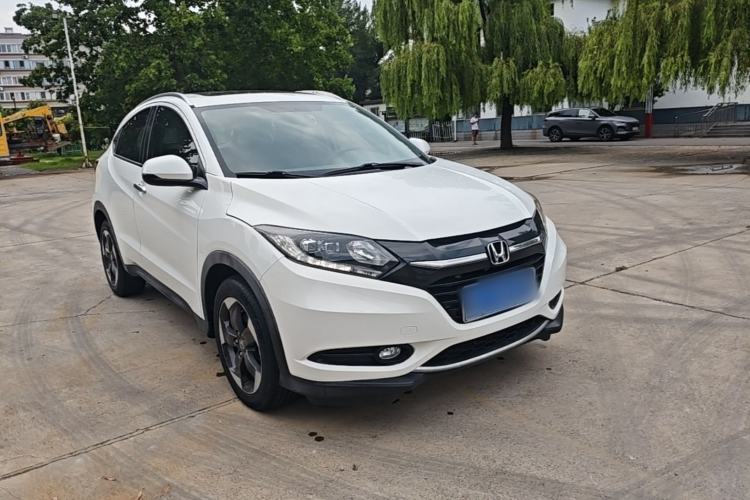 Used Honda Vezel 2015 1.8L CVT 2WD Luxury Model Front Right 45 Deg
