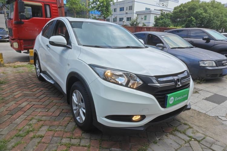 Used Honda Vezel 2015 1.5L CVT two-wheel drive Comfort trim Front Right 45 Deg