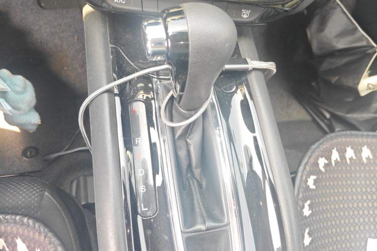 Used Honda Vezel 2015 1.5L CVT two-wheel drive Comfort trim Gear Lever