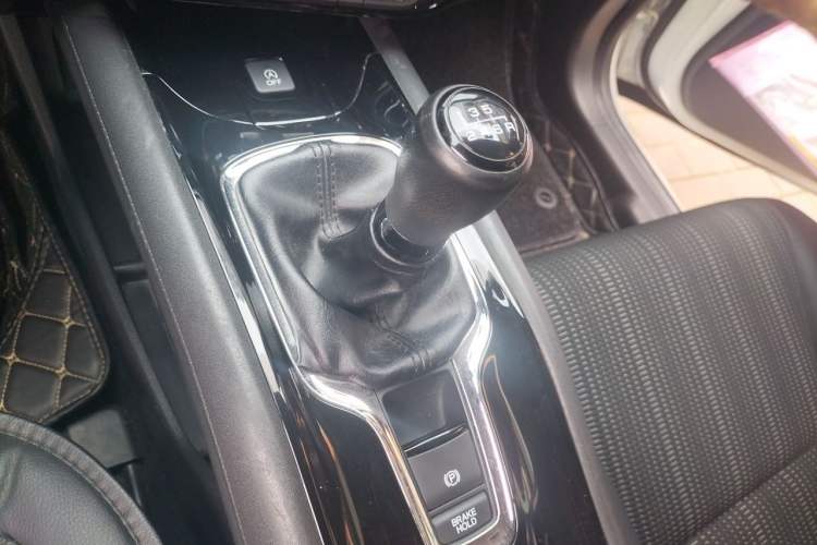 Used Honda Vezel 2015 1.8L Manual Two-Wheel Drive Elite Version Gear Lever