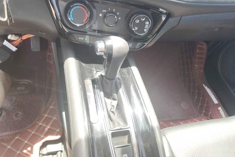 Used Honda Vezel 2015 1.5L CVT two-wheel drive Comfort trim Gear Lever