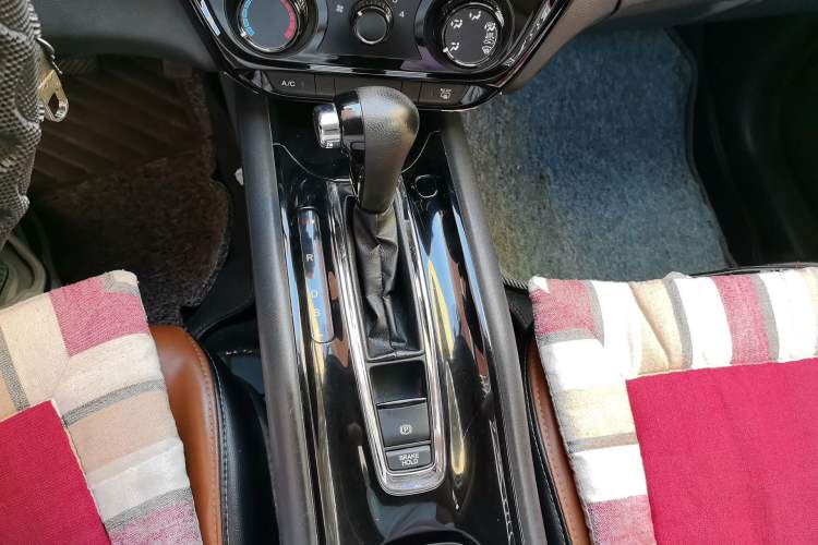 Used Honda Vezel 2015 1.5L CVT two-wheel drive Comfort trim Gear Lever