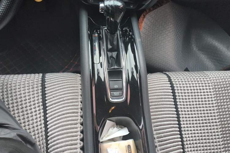 Used Honda Vezel 2015 1.5L CVT two-wheel drive Comfort trim Gear Lever