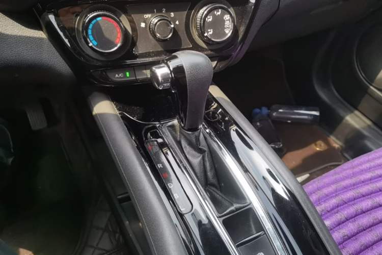 Used Honda Vezel 2015 1.5L CVT two-wheel drive Comfort trim Gear Lever