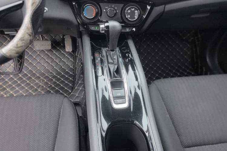 Used Honda Vezel 2015 1.5L CVT two-wheel drive Comfort trim Gear Lever
