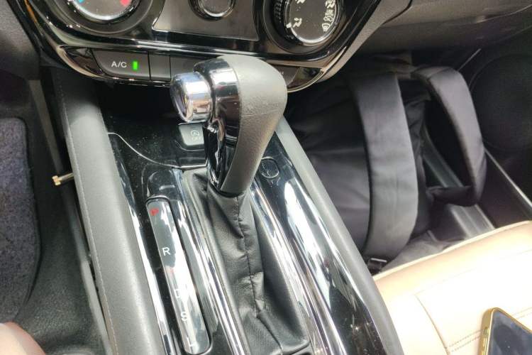 Used Honda Vezel 2015 1.8L CVT 2WD Elite Model Gear Lever