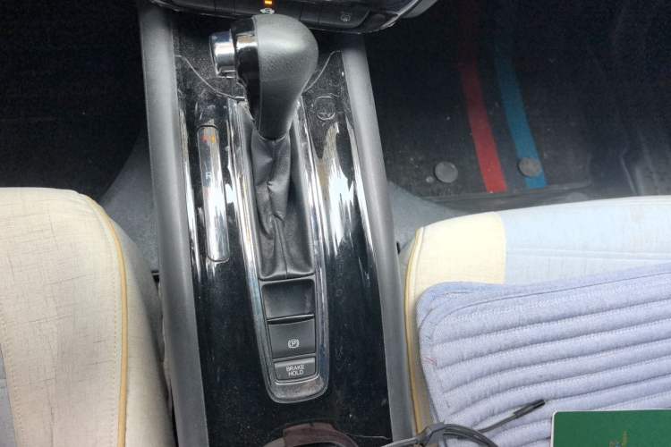 Used Honda Vezel 2015 1.5L CVT two-wheel drive Comfort trim Gear Lever