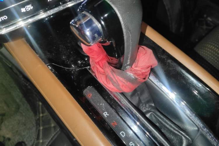 Used Honda Vezel 2015 1.8L CVT 2WD Luxury Model Gear Lever