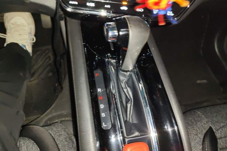 Used Honda Vezel 2015 1.8L CVT 2WD Luxury Model Gear Lever