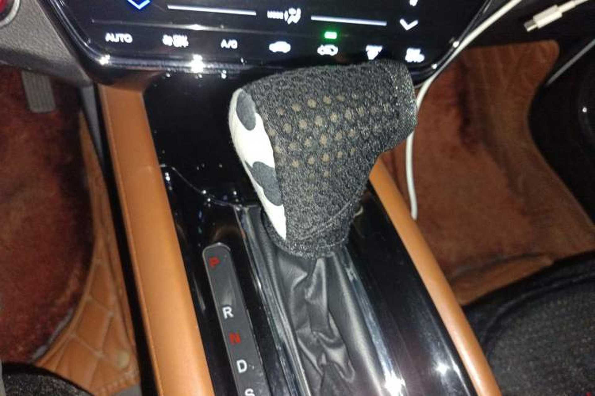 Used Honda Vezel 2015 1.8L CVT 2WD Luxury Model Gear Lever