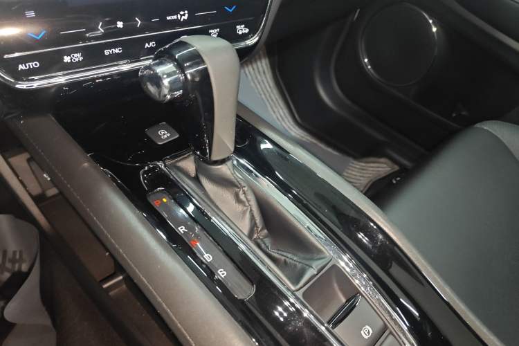 Used Honda Vezel 2015 1.8L CVT Four-Wheel Drive Flagship Model Gear Lever