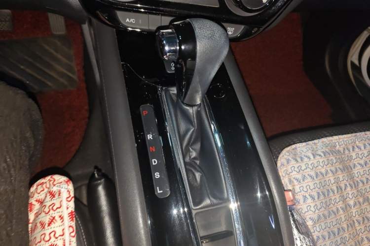 Used Honda Vezel 2015 1.8L CVT 2WD Elite Model Gear Lever