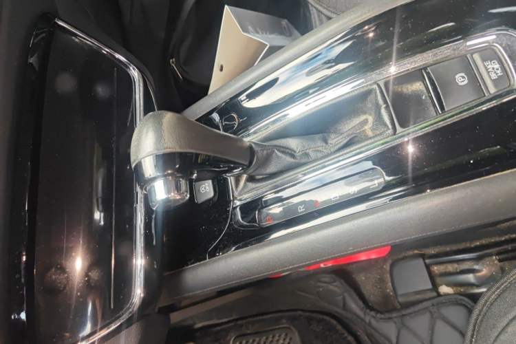 Used Honda Vezel 2015 1.8L CVT 2WD Luxury Model Gear Lever