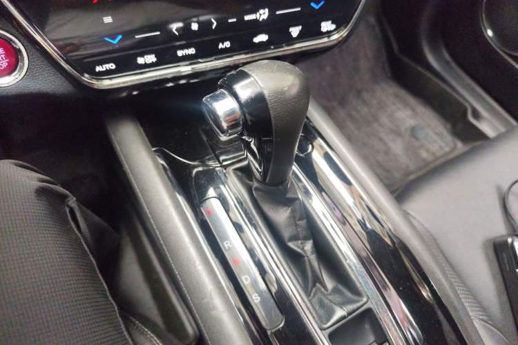 Used Honda Vezel 2015 1.8L CVT Four-Wheel Drive Flagship Model Gear Lever