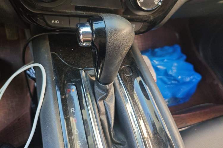 Used Honda Vezel 2015 1.5L CVT two-wheel drive Comfort trim Gear Lever