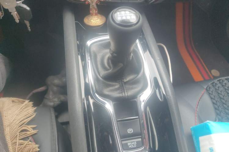 Used Honda Vezel 2015 1.5L manual two-wheel drive Comfort trim level Gear Lever