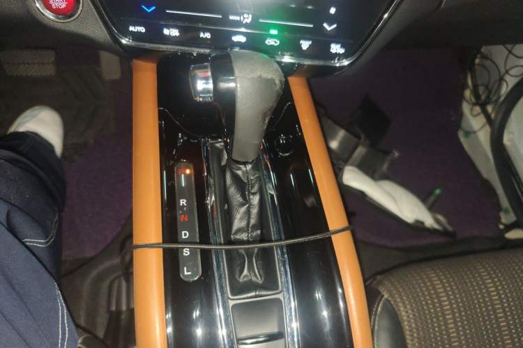 Used Honda Vezel 2015 1.8L CVT 2WD Luxury Model Gear Lever