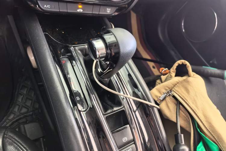 Used Honda Vezel 2015 1.5L CVT two-wheel drive Comfort trim Gear Lever