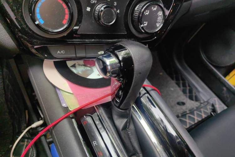 Used Honda Vezel 2015 1.5L CVT two-wheel drive Comfort trim Gear Lever